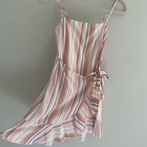 ✨🥳HP🥳Princess Polly striped wrap tie dress✨